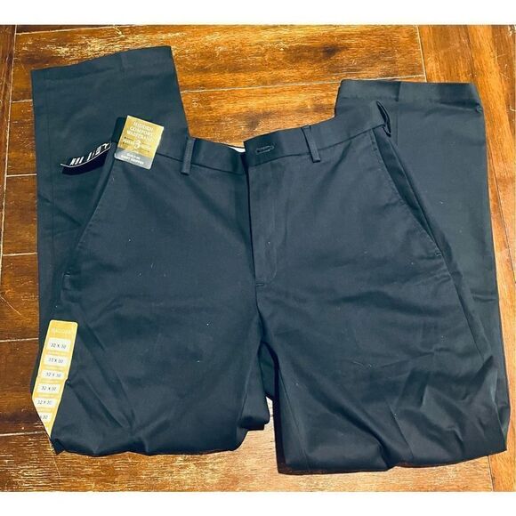 Haggar Men's Iron Free Premium Khaki Classic Fit Flat Front Expandable Waist Cas - Picture 3 of 6